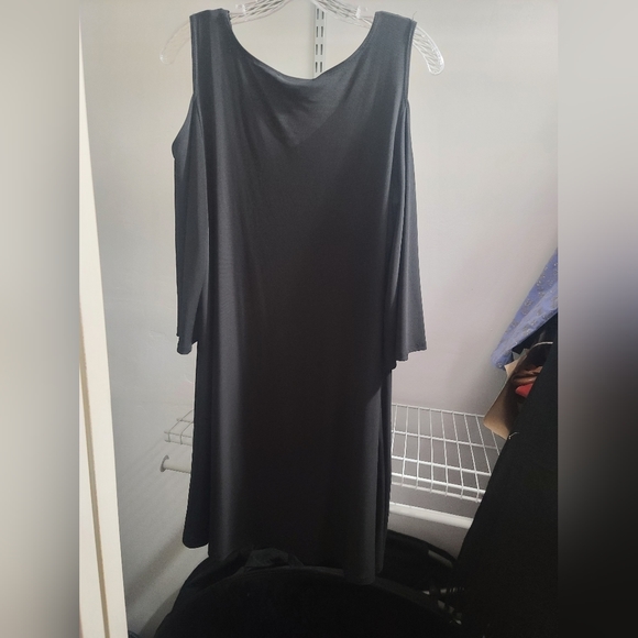 Dress - Picture 3 of 5